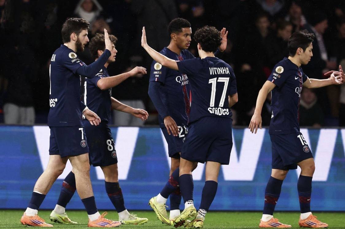 雷速直播-德布劳内在巴黎圣日耳曼比赛中回归赛场，势不可挡引发热议！的简单介绍