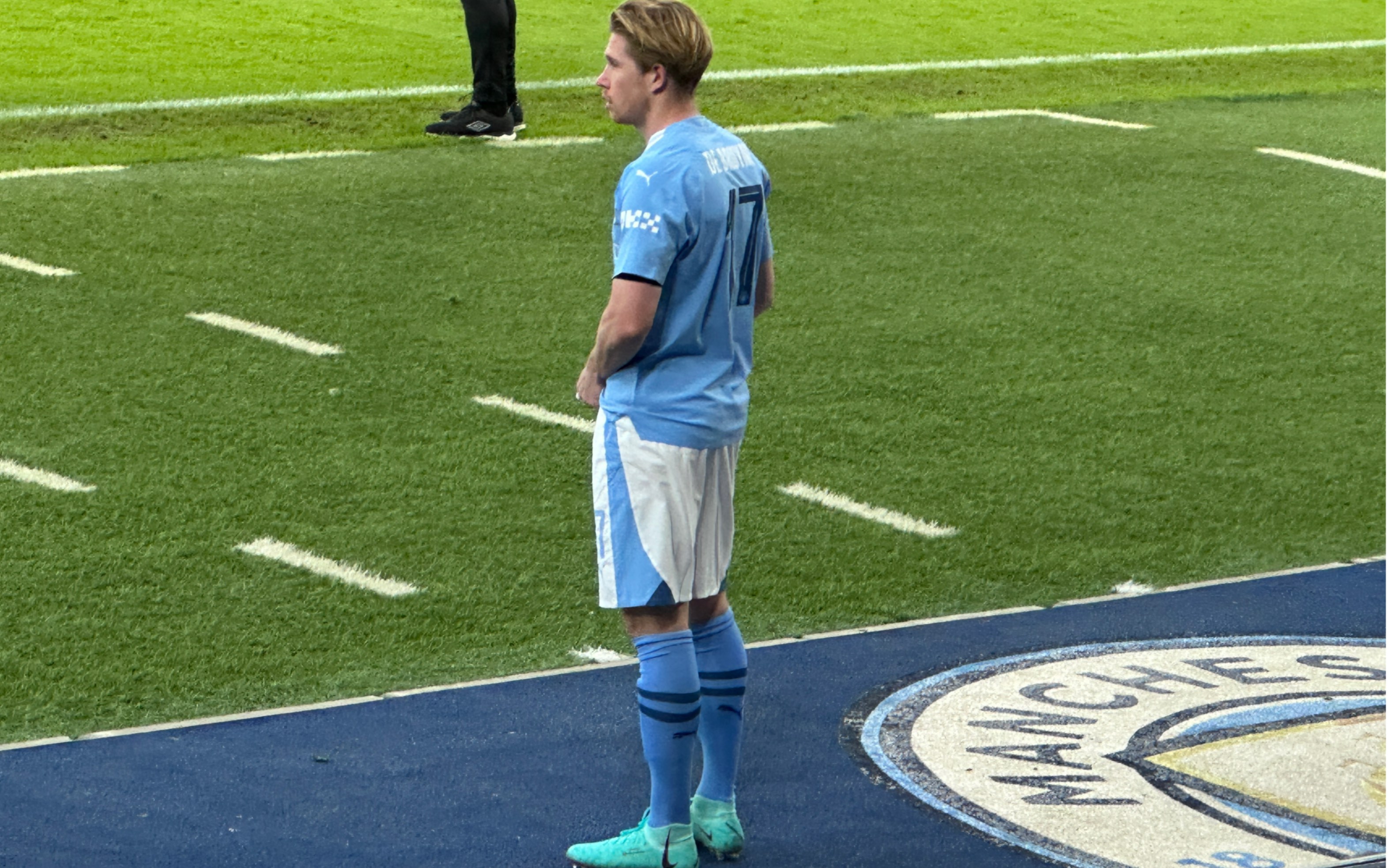 关于德布劳内回归赛场，势不可挡首场状态亮眼，C9观众沸腾！的信息