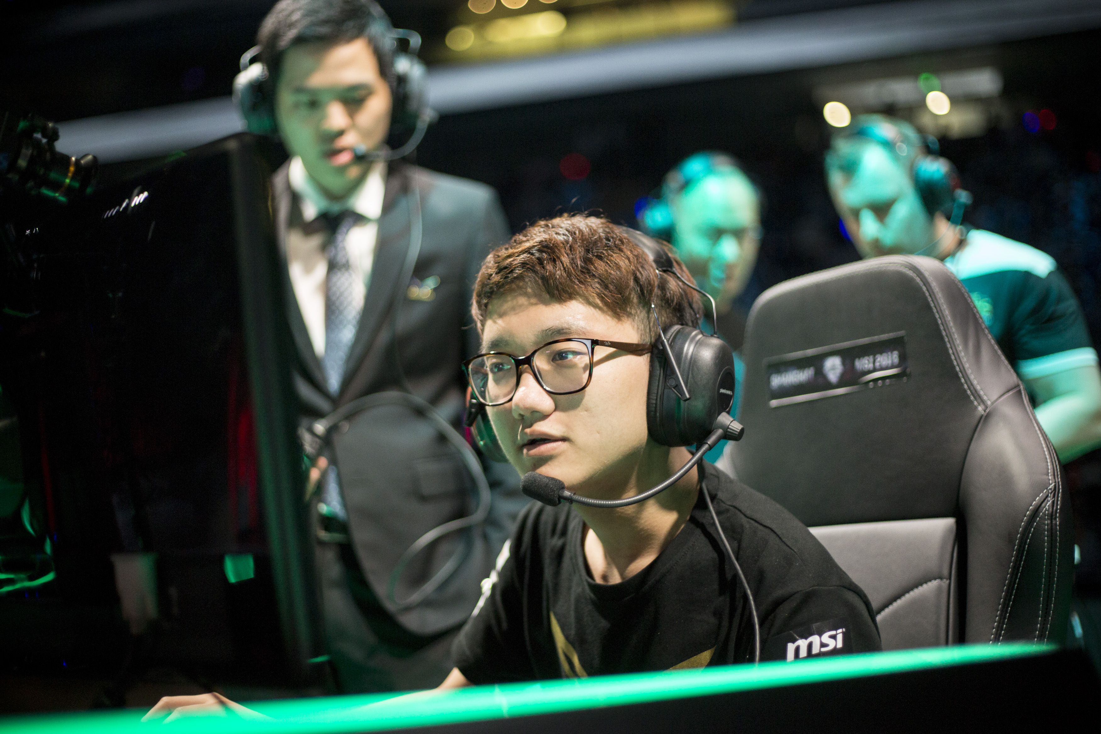 雷速直播-Faker回归赛场，连败首场状态亮眼，TL观众沸腾！的简单介绍